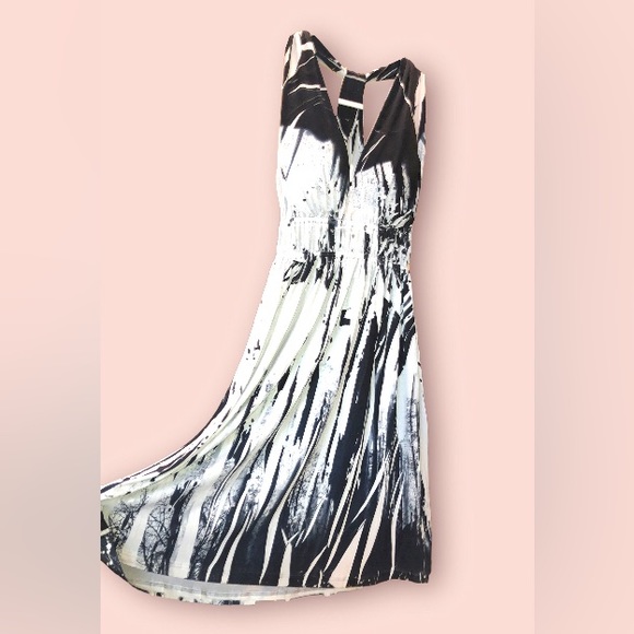 Ju-Ju-Be Dresses & Skirts - silky, flirty marilyn-style midi halter-dress... size S